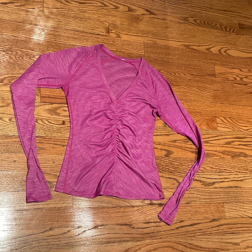 Lululemon Long Magenta V-Neck Fitted Top Magenta Pink Size Small